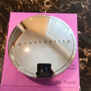 Chantecaille compact makeup powder foundation